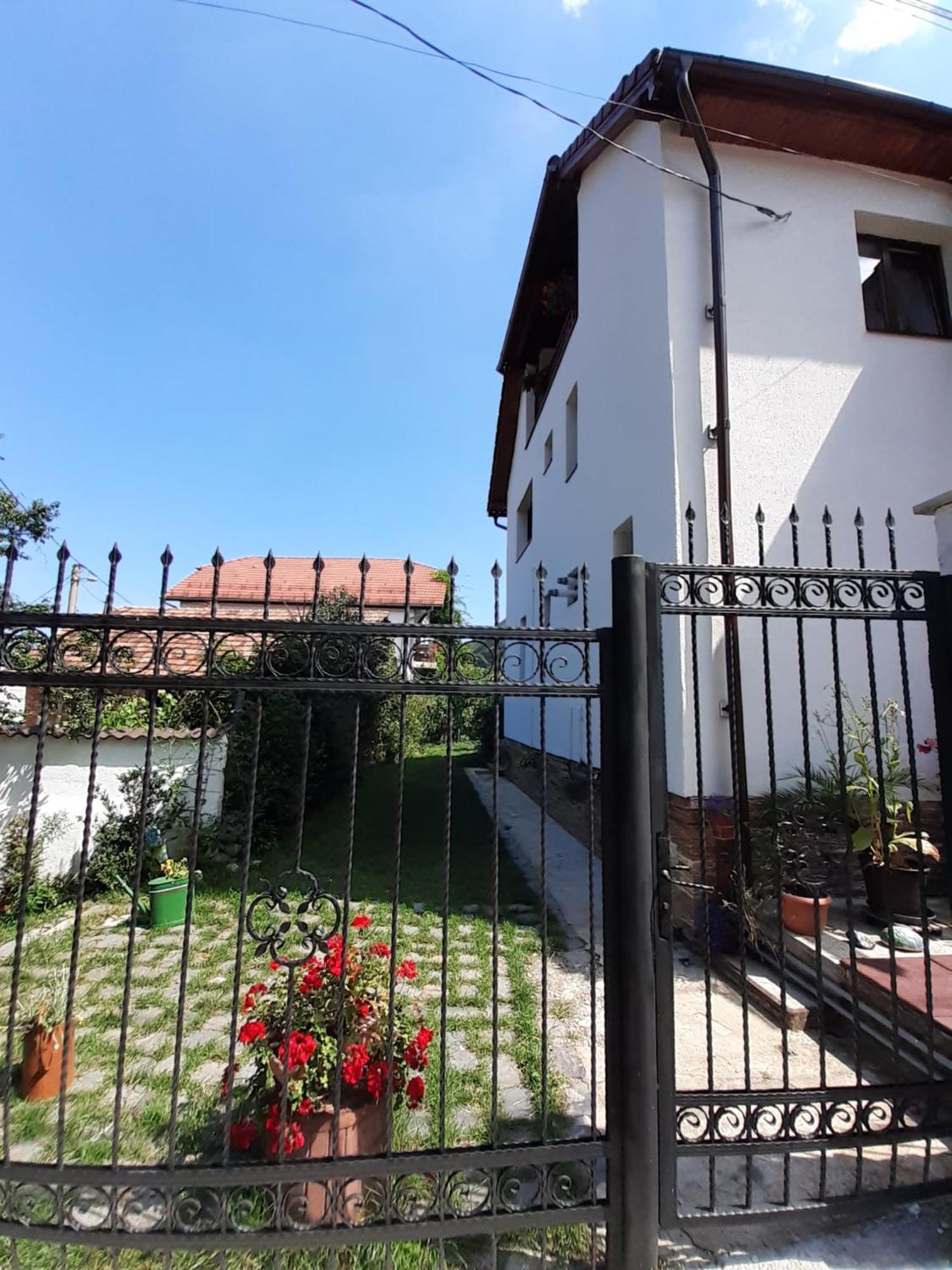 R-House Apartamento Braşov Quarto foto